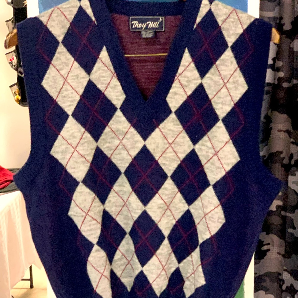 Men’s Troy Hill sweater vest brand new navy gray burgundy geometric style